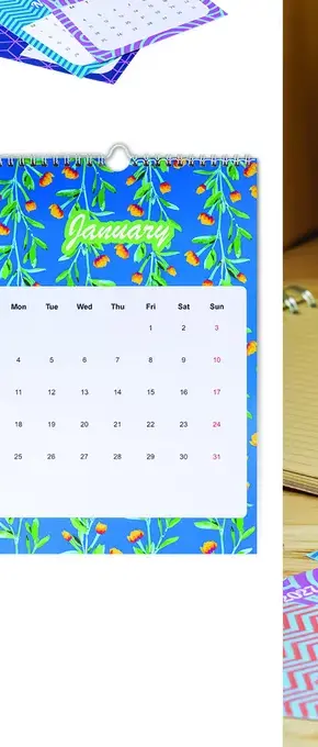 Calendar de perete, spirală și orificiu de agățare