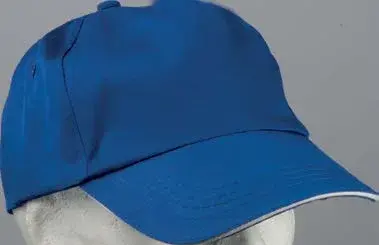 Șapcă cu bordură, bandă pe cozoroc